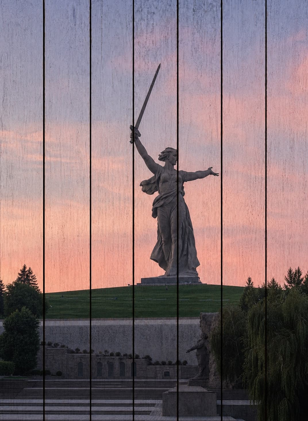 Мамаев курган на рассвете